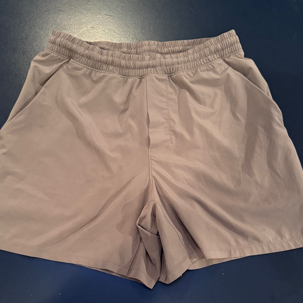 Lululemon men’s lined athletic shorts. S
